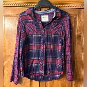 5/$25  Red purple snap-up flannel